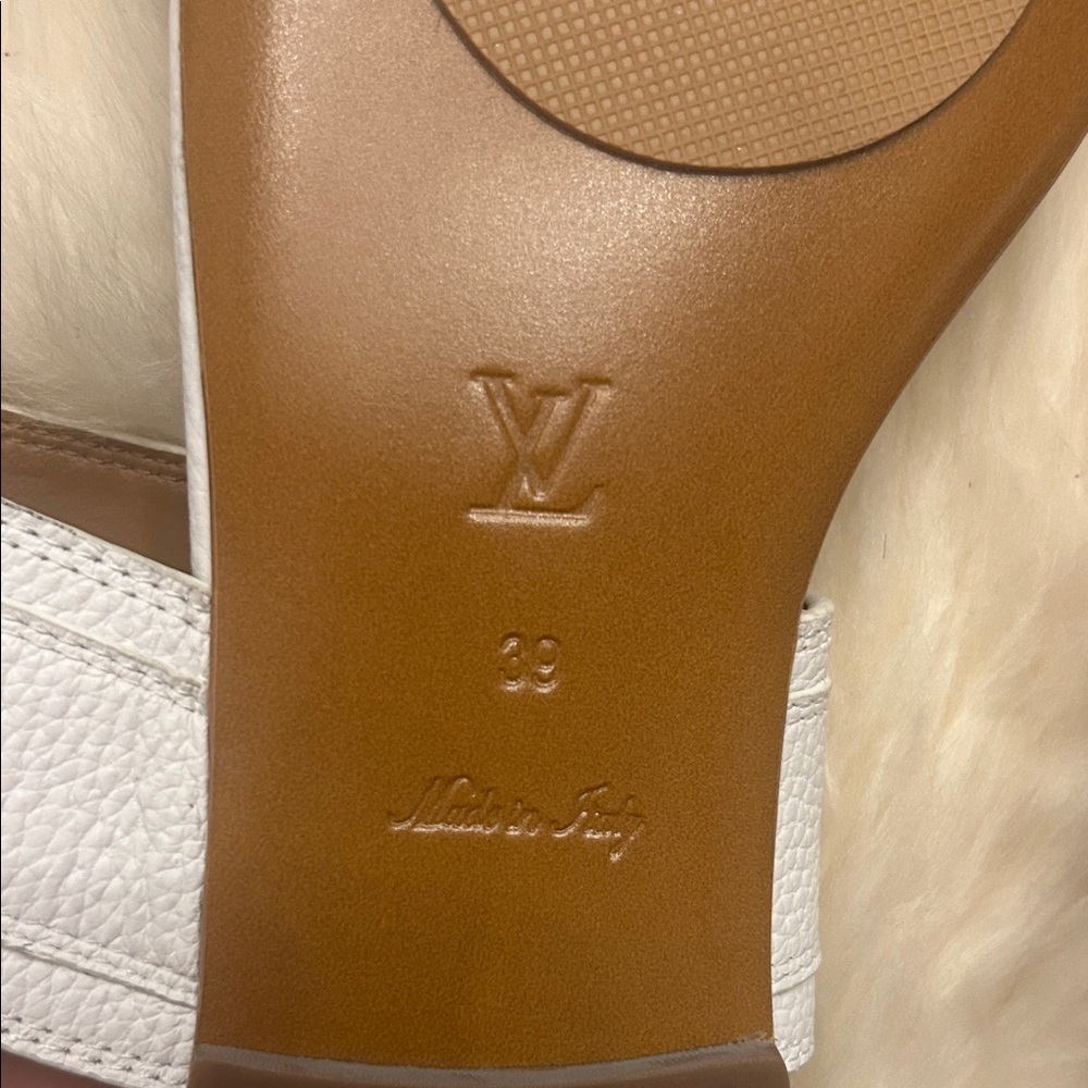 NWOT LV Inspired Women's White and Gold Horizon Sandals Sz 39 - Picture 5 of 8